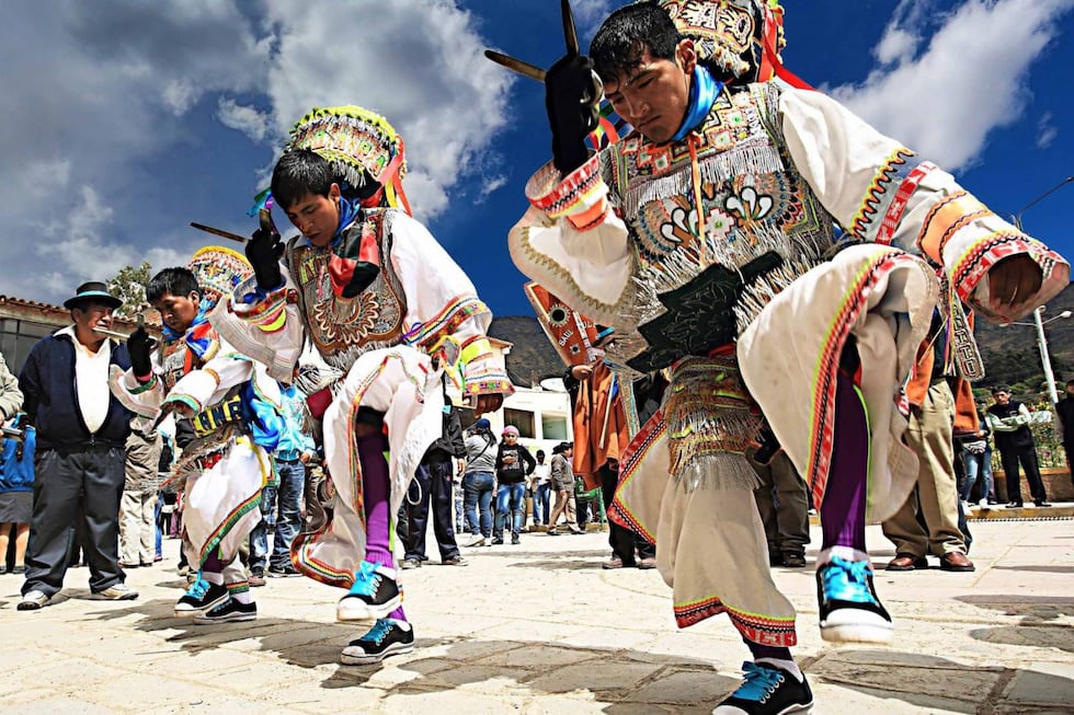 FOLKLORE: Descubre sus TIPOS y CARACTERÍSTICAS ÚNICAS 2 folklore descubre sus tipos y caracteristicas unicas